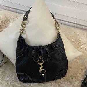 Hamptons Coach Black Leather Shoulder Bag